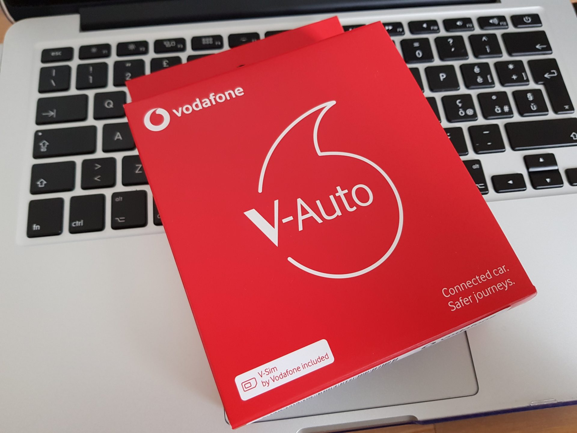 V-Auto by Vodafone: la porta OBD comunica con lo smartphone