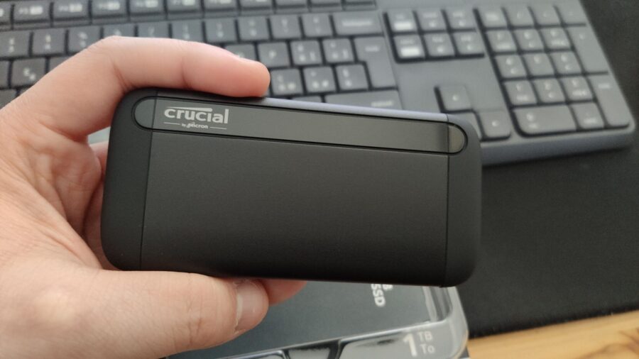 Crucial X8 Portable SSD (1TB) 2