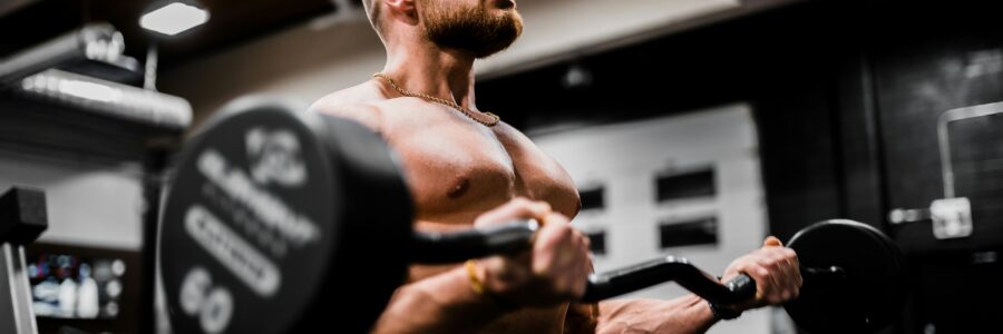 Bodybuilder and online coach @Crowtersix working out at a gym!

Instagram: @VisualsByRoyalZ