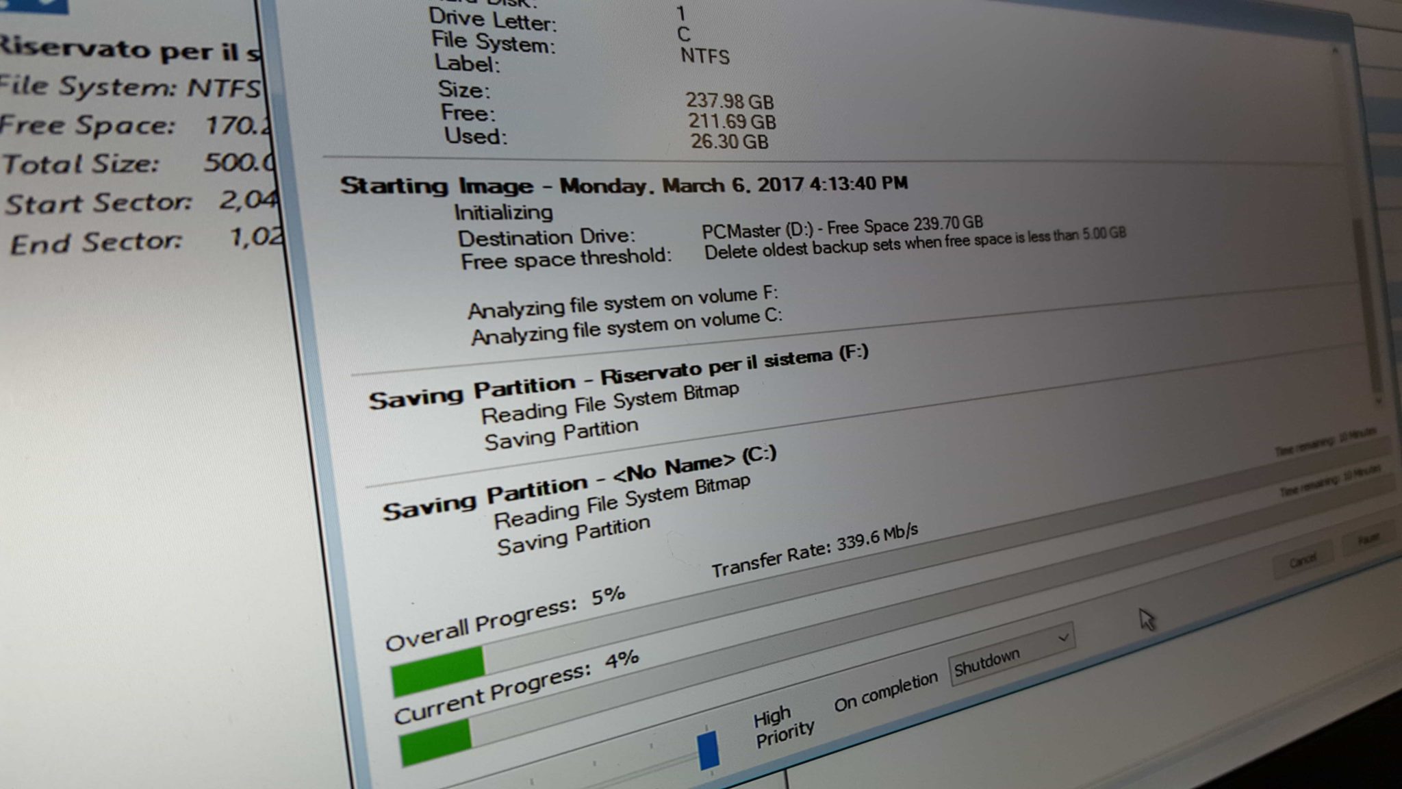 macrium reflect versus acronis true image